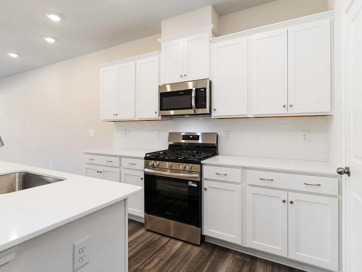 4 bed, 1983 sqft, $1,900 — Photo 4