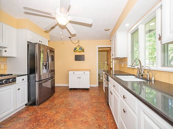 4th image of 311 Montridge Dr