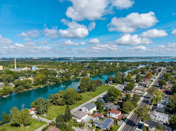 4166 Chippawa Pkwy, Niagara Falls, ON L2G 6E5