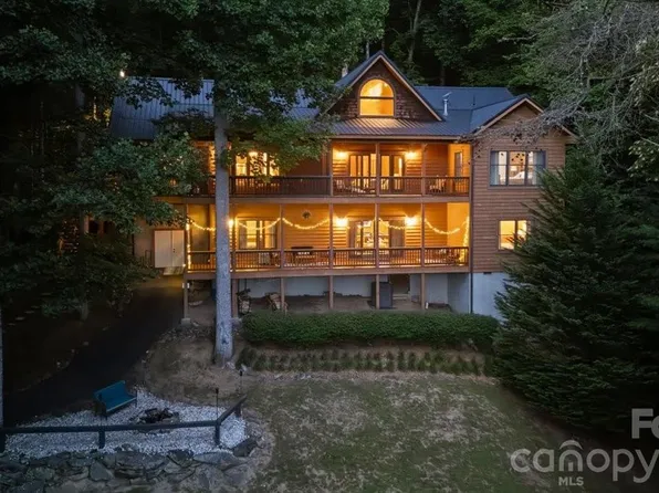 317 Von Trapp Ln, Tuckasegee, NC 28783