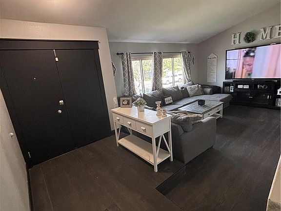 3rd image of 1408 Via Del Rio