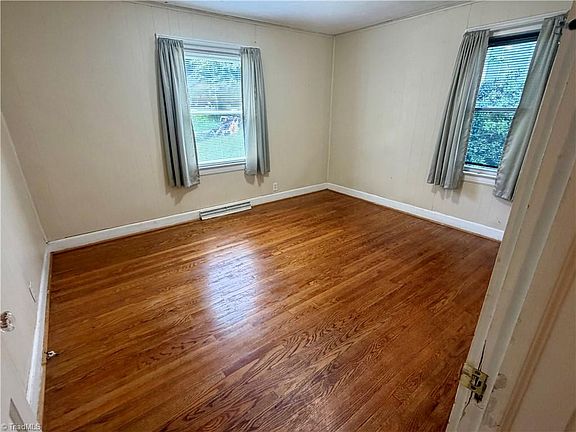 3rd image of 1003 Charlotte Ave
