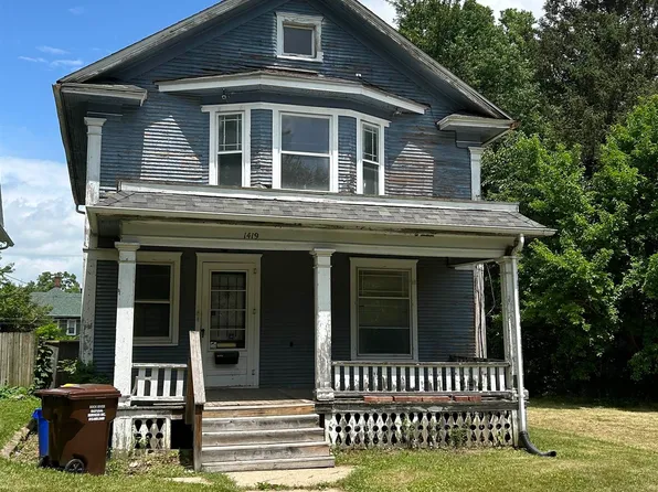 1419 Chestnut St, Rockford, IL 61102