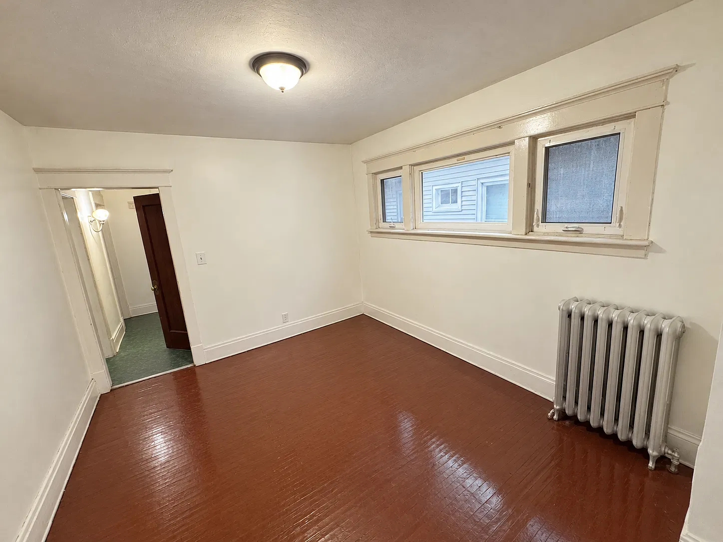42 Poultney Avenue - Lower — Photo 3