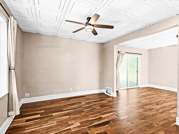 3rd image of 523 1st St