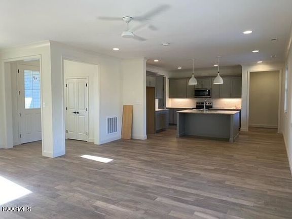 3rd image of 105 Amohi Way