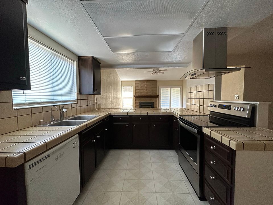 1st image of 816 Pinot Noir Dr