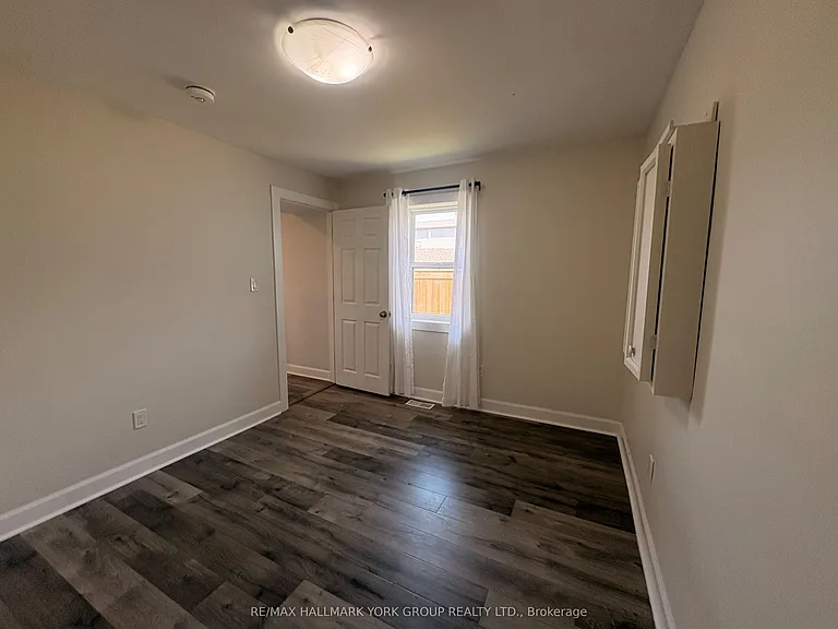 72 Churchill St — Photo 10