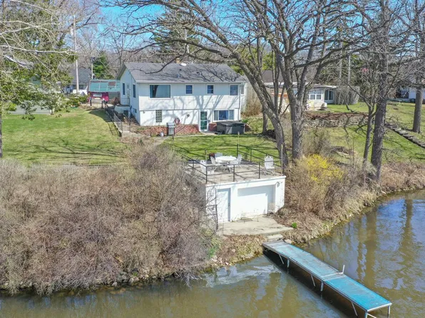 5410 West Peninsula ROAD, Waterford, WI 53185