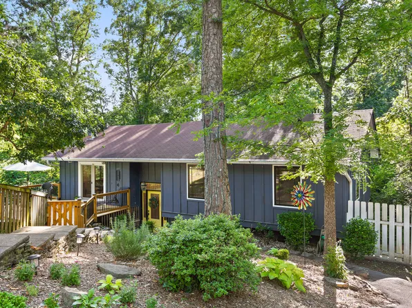 795 Cherokee Ln, Signal Mountain, TN 37377