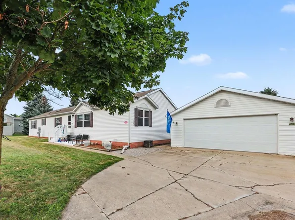 1893 Lanark Ct, Grass Lake, MI 49240
