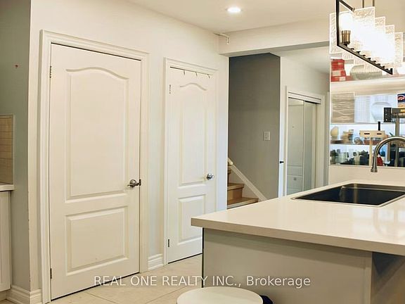 4th image of 69 Stanwell Dr