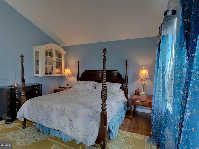 2924 Virginia Ave — Photo 21