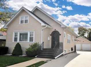 615 Augusta St, Racine, WI 53402