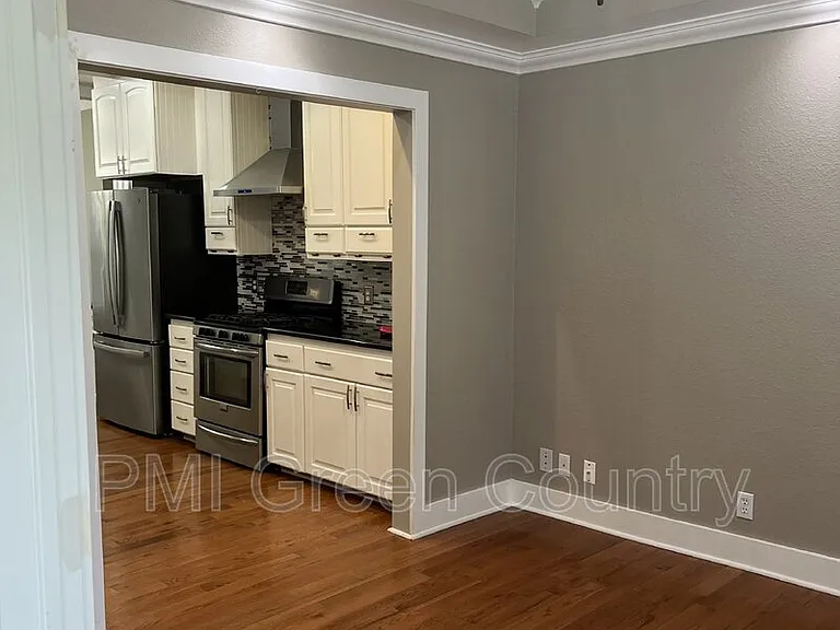 1608 S Kalanchoe Ave — Photo 5