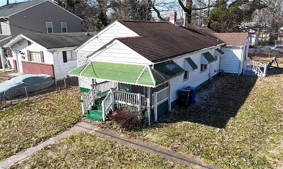1st image of 723 Center Ave