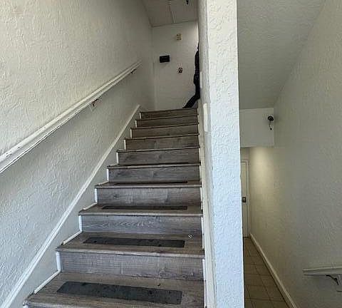 4th image of 151 Alatna St