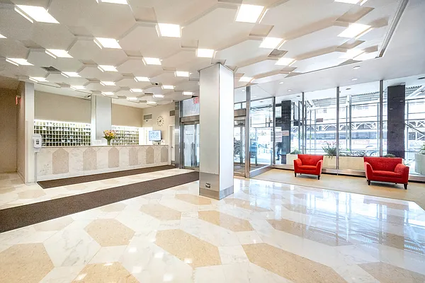 Rented by AVENUE 8 INC | media 15