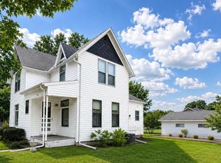 713 N Broadway Ave, Le Roy, MN 55951