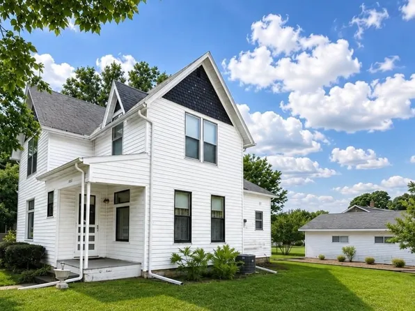 713 N Broadway Ave, Le Roy, MN 55951