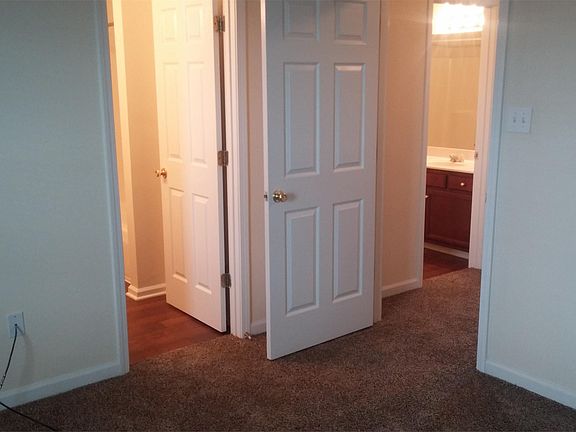 5th image of 303 Melissa Dr