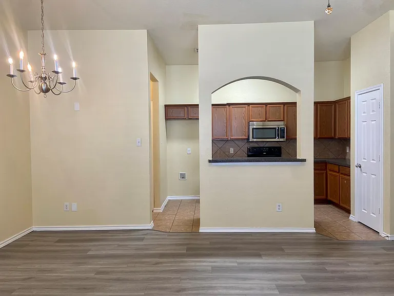 1213 Redman Ave — Photo 4