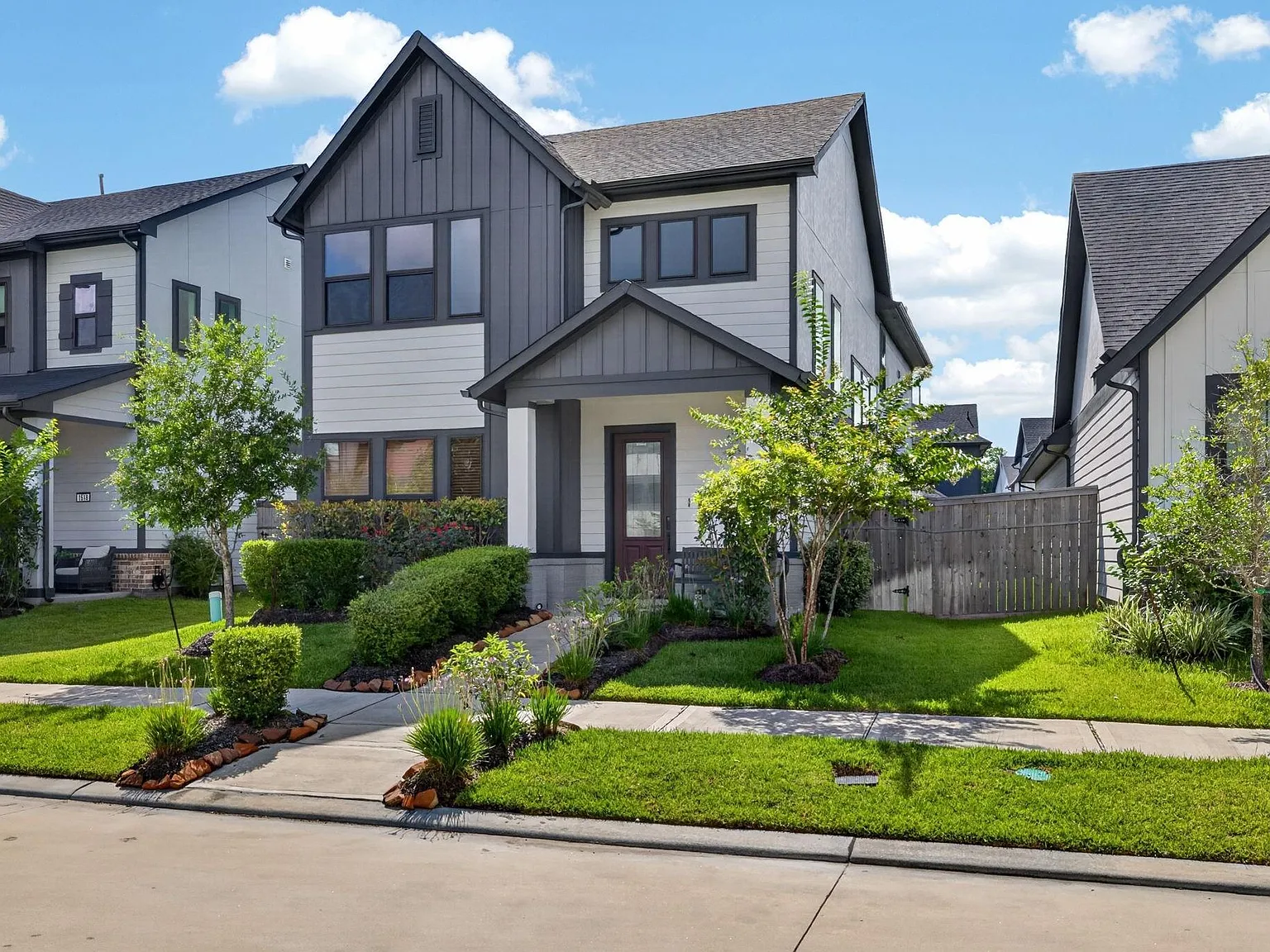 4 bed, 3.5 bath, 2501 sqft, $3,800 — Photo 3
