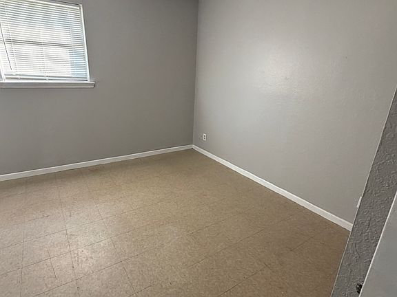 4th image of 2406 Valley Forge Ave #A