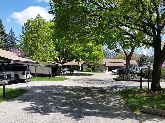 2nd image of 2636 Chatham Woods Dr SE #4