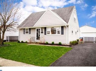 38 Woodbine Ave, Maple Shade, NJ 08052