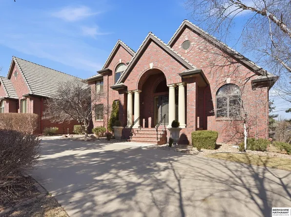 13804 Cuming St, Omaha, NE 68154