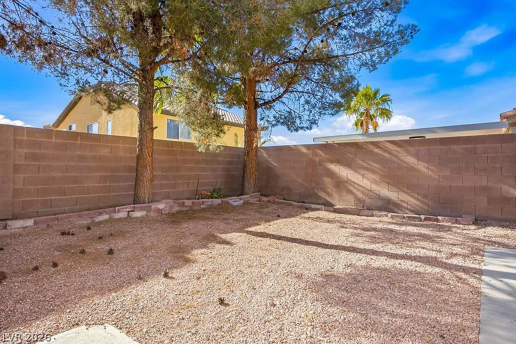 4 bed, 3.5 bath, 2206 sqft, $2,595 — Photo 4