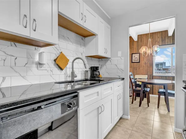 364 S Ironton Street #424, Aurora, CO 80012