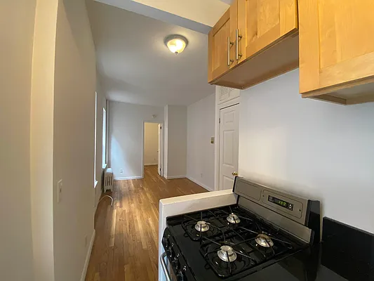 Rented by Bond New York | media 19