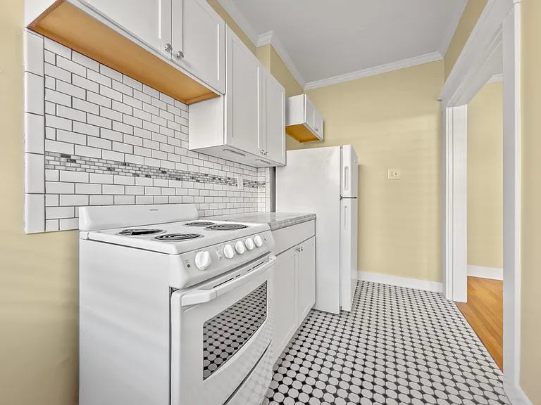 2056 NW Glisan St — Photo 43