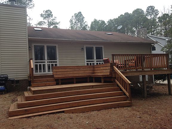 new deck w/built in benches