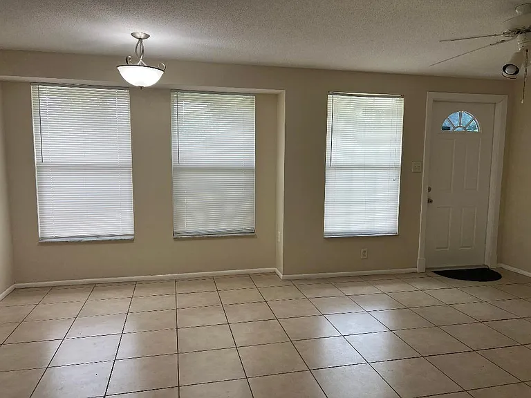 21504 Shannon Ave — Photo 2