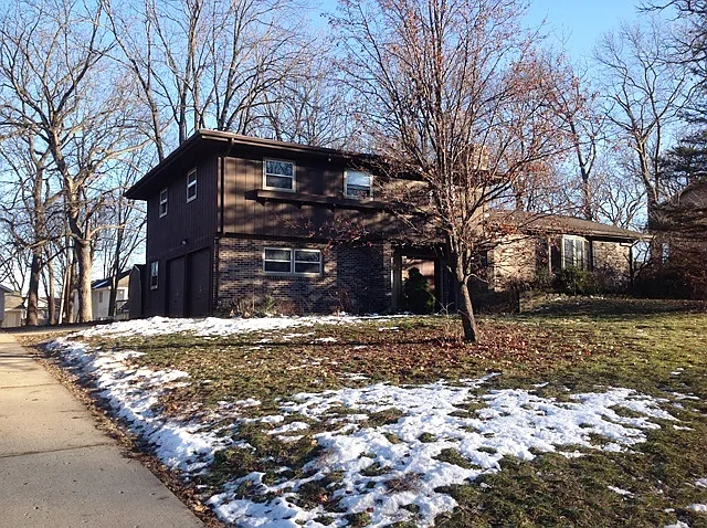 5435 Yellowstone Dr photo 1