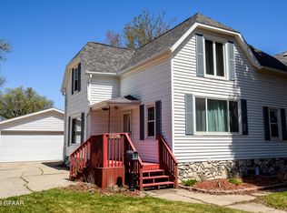 1724 5th Ave N, Grand Forks, ND 58203