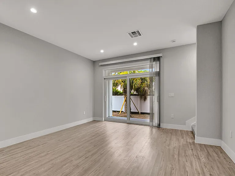 Prince Place Townhomes — Photo 19