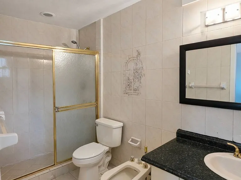 3216 SW 23rd Ter #3216 — Photo 3
