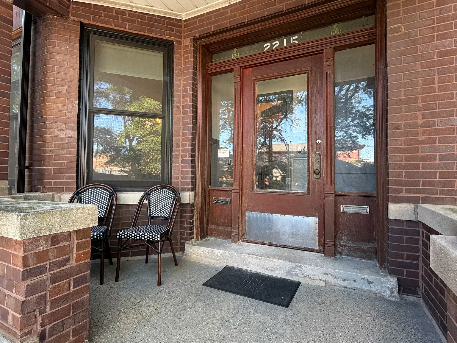 3 bed, 1600 sqft, $3,850 — Photo 2