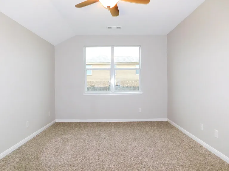 101 Kincaid Dr — Photo 12