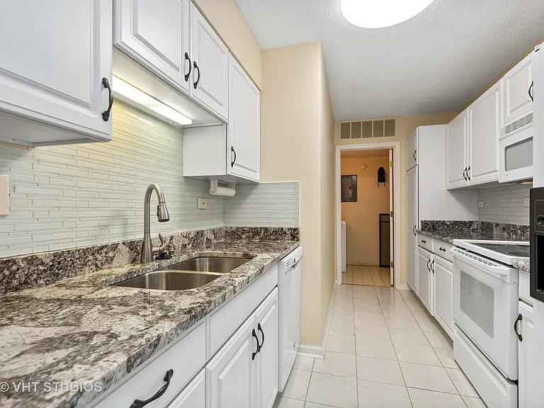 511 Aurora Ave #602 — Photo 10