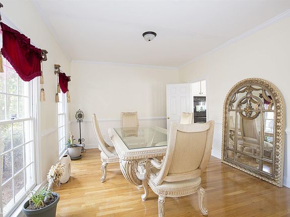 3rd image of 230 Standing Oak Pl