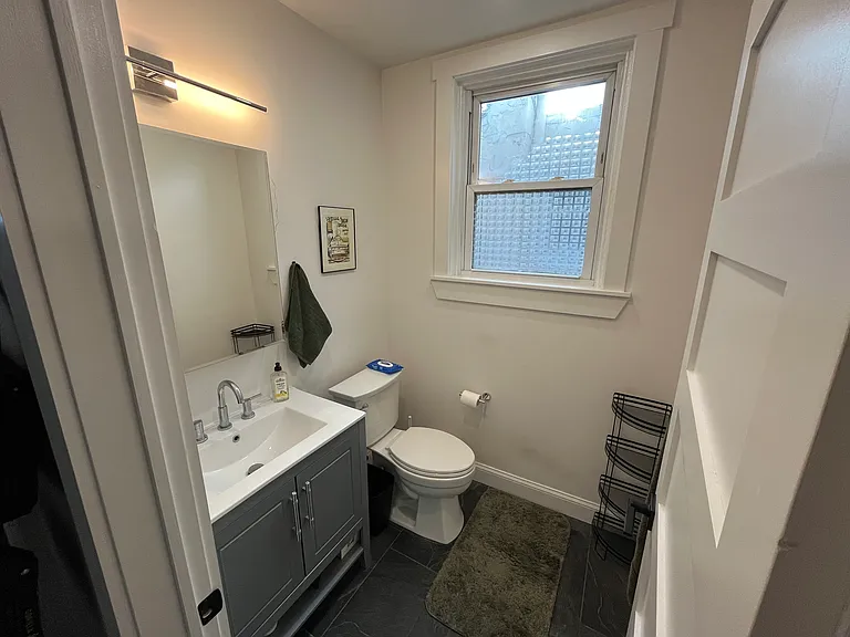 823 W 36th St #2 — Photo 10