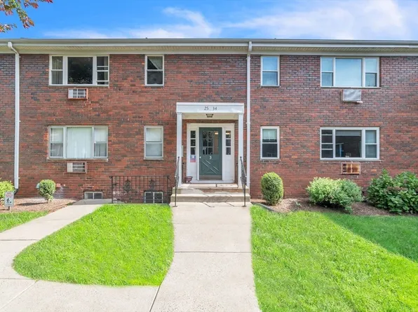 340 Regency Park Dr #26, Agawam, MA 01001