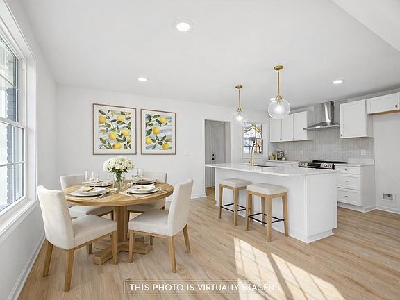 3rd image of 2343 Derby Dr