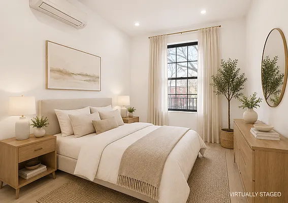 Bedroom, photo 1
