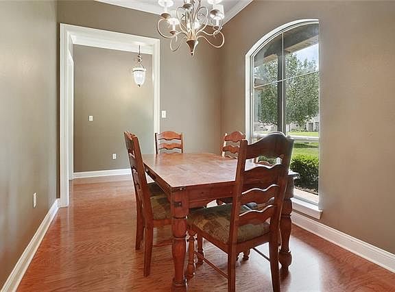 5th image of 141 Golden Meadow Dr
